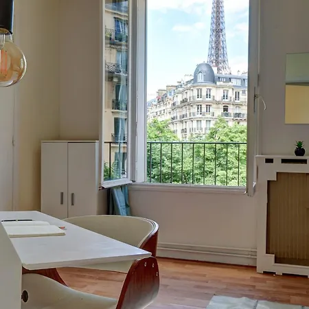 Eiffel Tower & Champ De Mars - 1br - Cityapartmentstay Apartamento