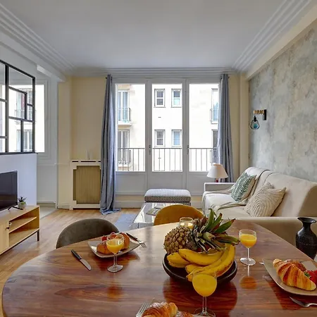 Eiffel Tower & Champ De Mars - 1br - Cityapartmentstay *
